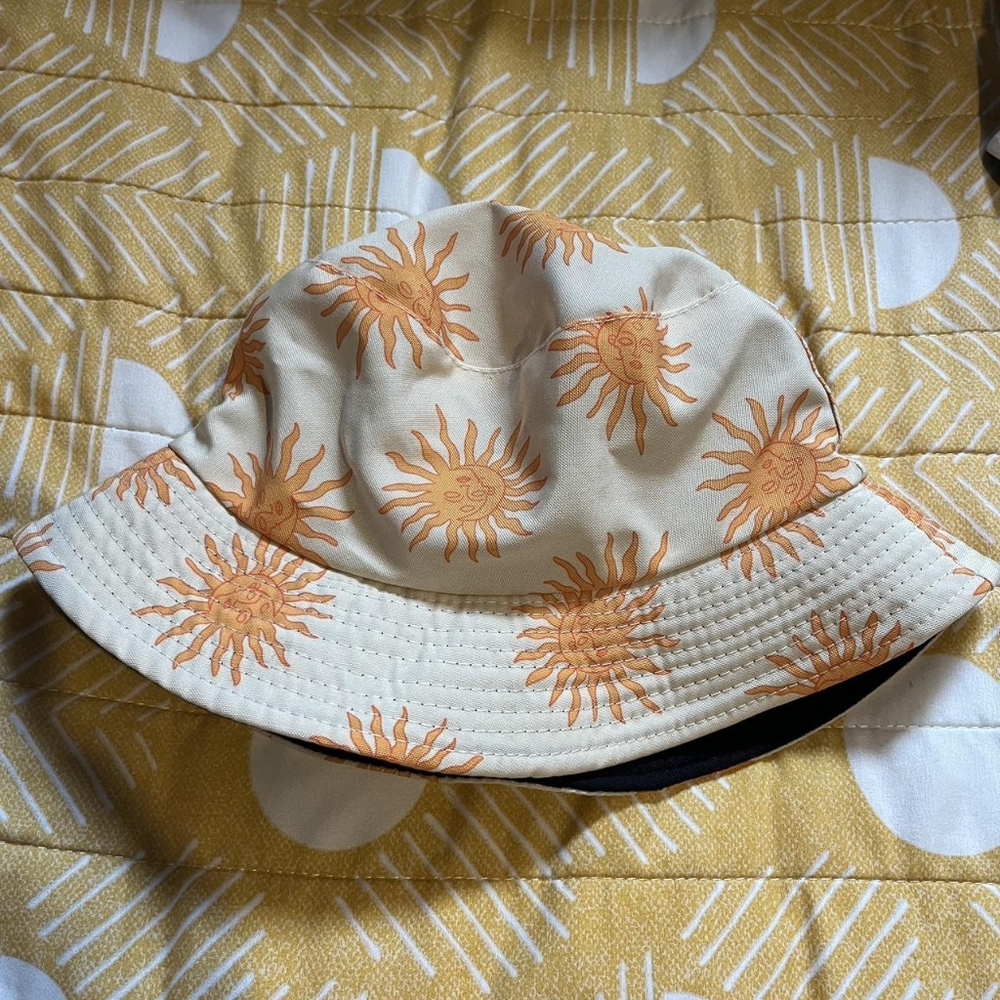 Yellow Sun reversible bucket hat